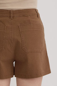 On Point shorts in brown