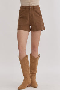 On Point shorts in brown